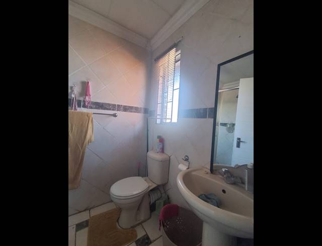 9 BEDROOM HOUSE FOR SALE IN BEDWORTH PARK